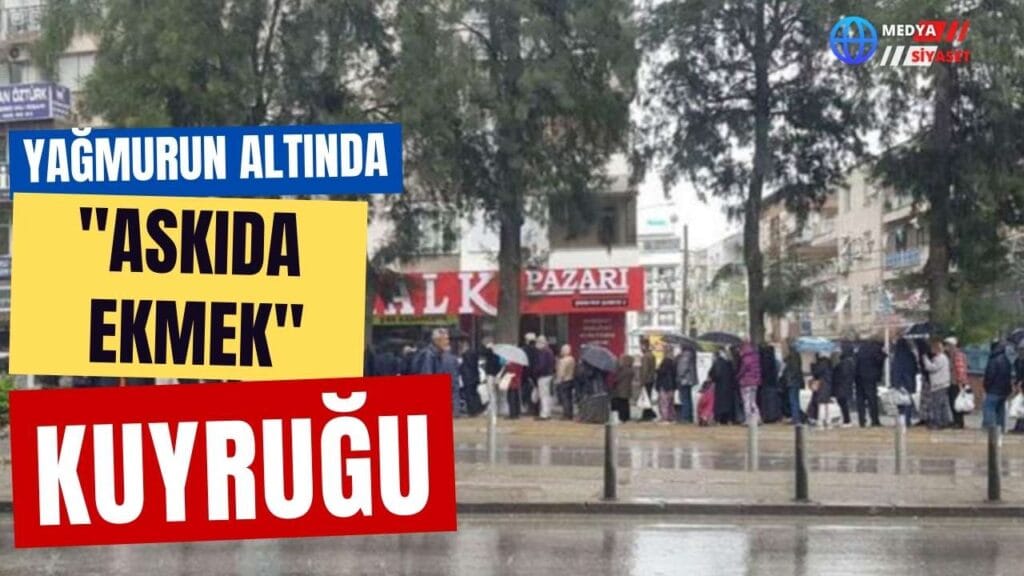 İzmir’de yağmurun altında askıda ekmek kuyruğu