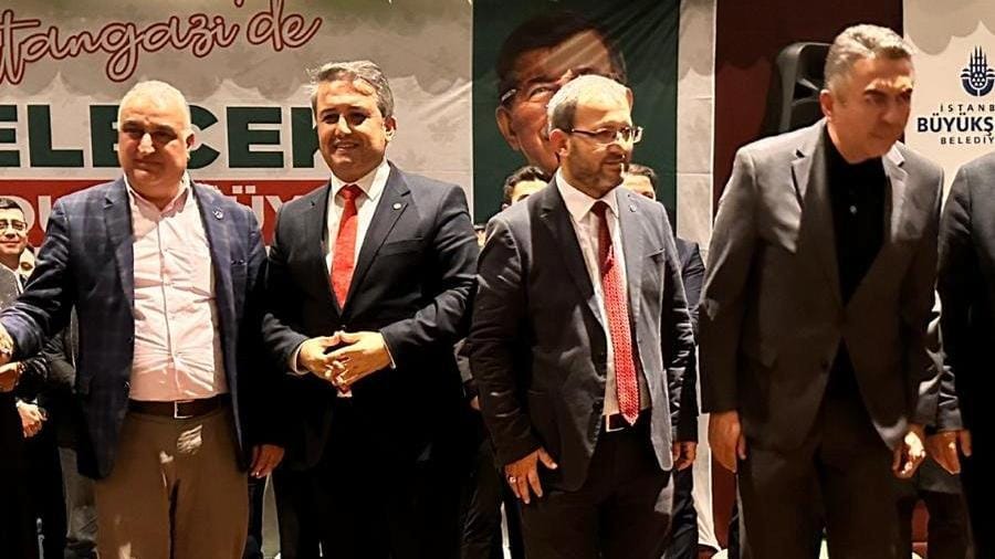 Sultangazi’de AKP’den ciddi kopuş