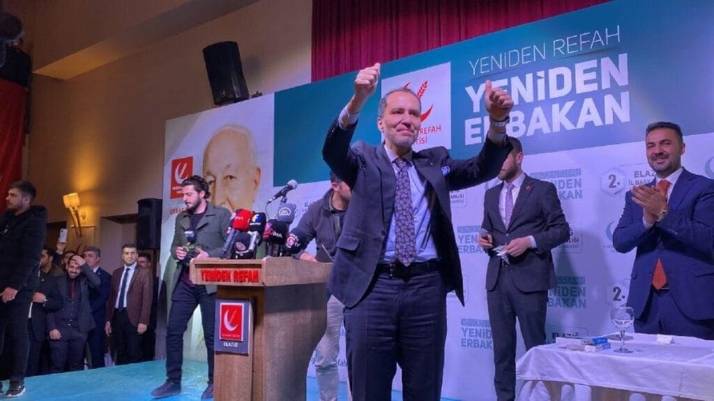 Erdoğan’a Erbakan şoku:İstifa eden belediye başkanları Yeniden Refah’a katıldı