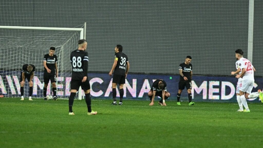 Altay evinde Pendikspor’a farklı mağlup