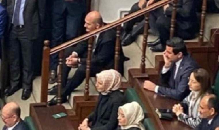 Soylu AKP Grup Toplantısı’nı merdivenlerde izledi: ‘Kabine’den çağrıldı ama gitmedi…’