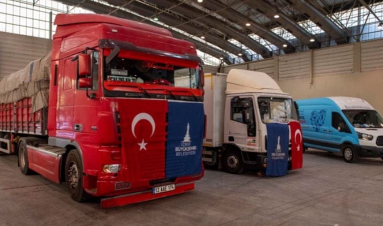 Deprem yardım tırları yola çıktı