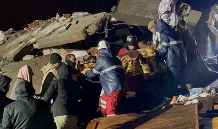Depremde enkaz altındakileri arayıp dalga geçen 2 kişi İstanbul’da yakalandı