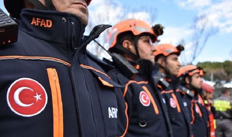 İzmir’den deprem bölgesine 1345 personel sevk edildi