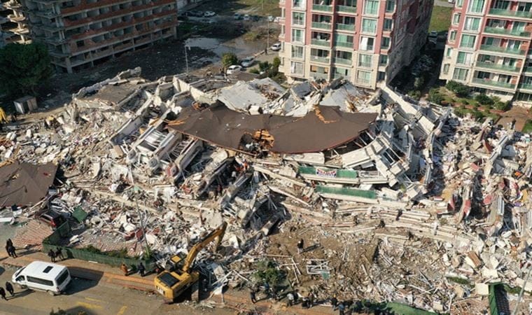 Son Dakika: Hatay’da 178. saatte 26 yaşındaki  Derya Akdoğan enkaz altından çıkarıldı