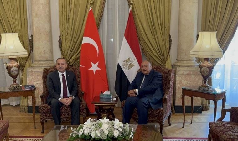 Dışişleri Bakanı Çavuşoğlu, Mısırlı mevkidaşı Şukri ile Kahire’de görüştü