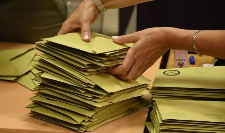 Cumhur İttifakı’nın seçim iradesini hedef alan mesajları kamuoyunda büyük tepki çekti: Darbe algısı