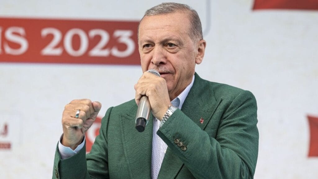 Erdoğan’ın açtığı Hatay Defne Devlet Hastanesi’ni yine su bastı
