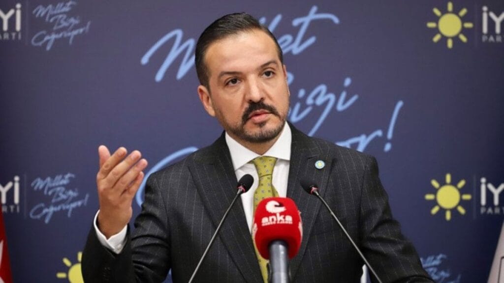 İYİ Parti’den YÖK ve üniversitelere çağrı: Sınavlar ertelenmeli veya online yapılmalı