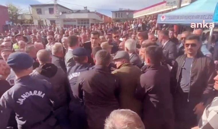 Trabzon Belediye Başkanı’na cenazede büyük tepki: ‘Defol, seni burada istemiyoruz’
