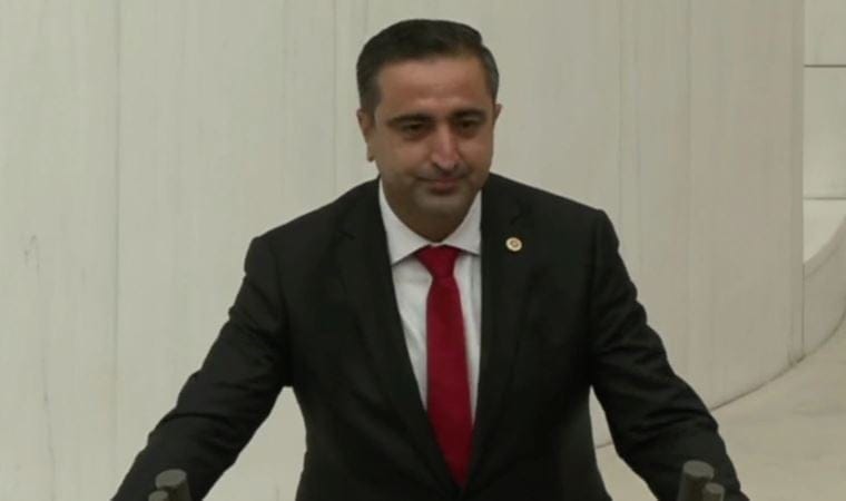 Daha önce yemin metnini hedef alan HÜDA PAR’lı Serkan Ramanlı Meclis’te yemin etti