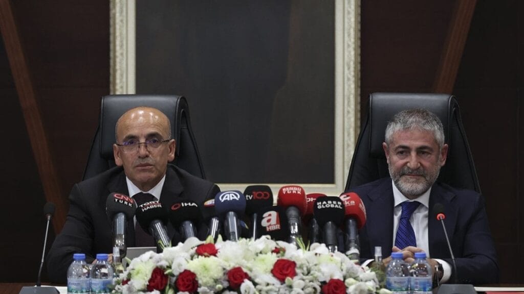 ‘Mehmet Şimşek’e 40 milyon dolar verildi’ iddiası yalanlandı