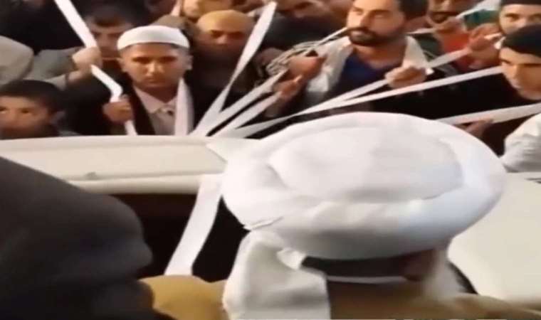Menzil tarikatının ipli ‘tevbe ritüeli’ gündem oldu: Şeyh söyledi, müritler tekrarladı!