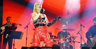 Dikkat Çeken iddia…Müdafaa-i İslam Hareketi istedi, AKP’li belediye Hande Yener konserini iptal etti
