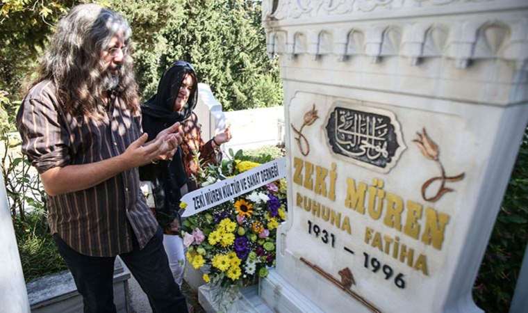 Sanat Güneşimiz Zeki Müren ölümünün 27’nci yılında mezarı başında anıldı