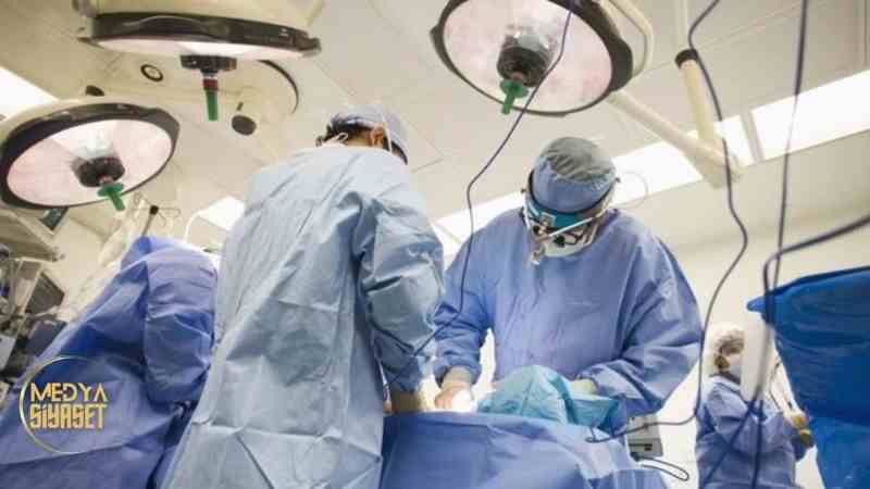 Devlet hastanesinde büyük skandal: Temizlik görevlisi ameliyata girmiş!