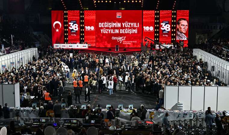 CHP Kurultayı’nda iki ‘liste’ yarıştı… PM ve YDK seçimleri için oy verme işlemi sona erdi