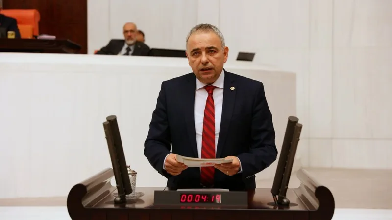 CHP Manisa Milletvekili Bakırlıoğlu: Hem devlet hem de vatandaş borç batağında