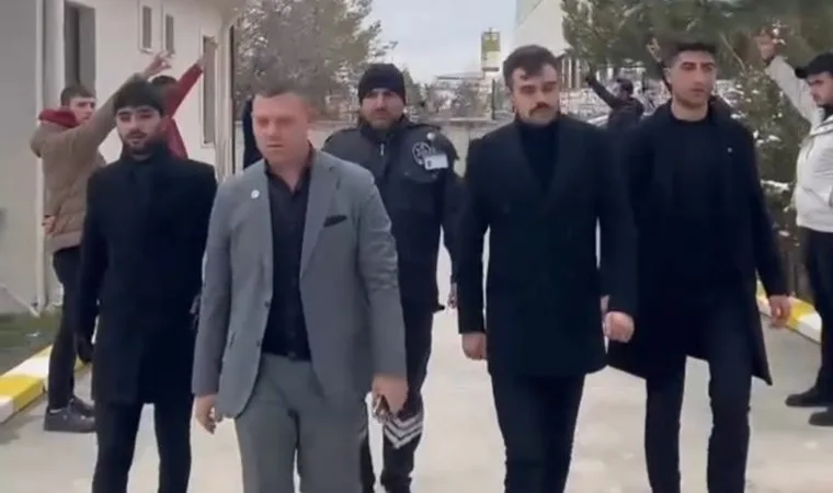 Bu da oldu… KYK yurdunda Ülkü Ocakları İl Başkanı ‘törenle karşılandı