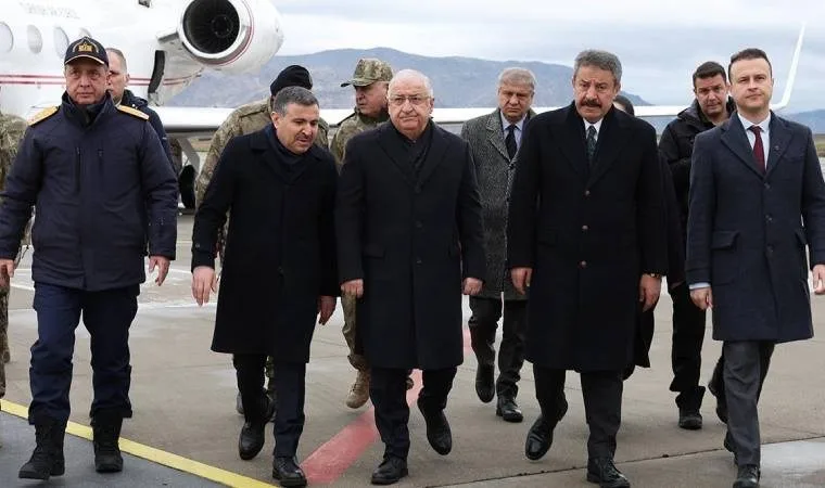 Milli Savunma Bakanı Yaşar Güler, sınır hattında!