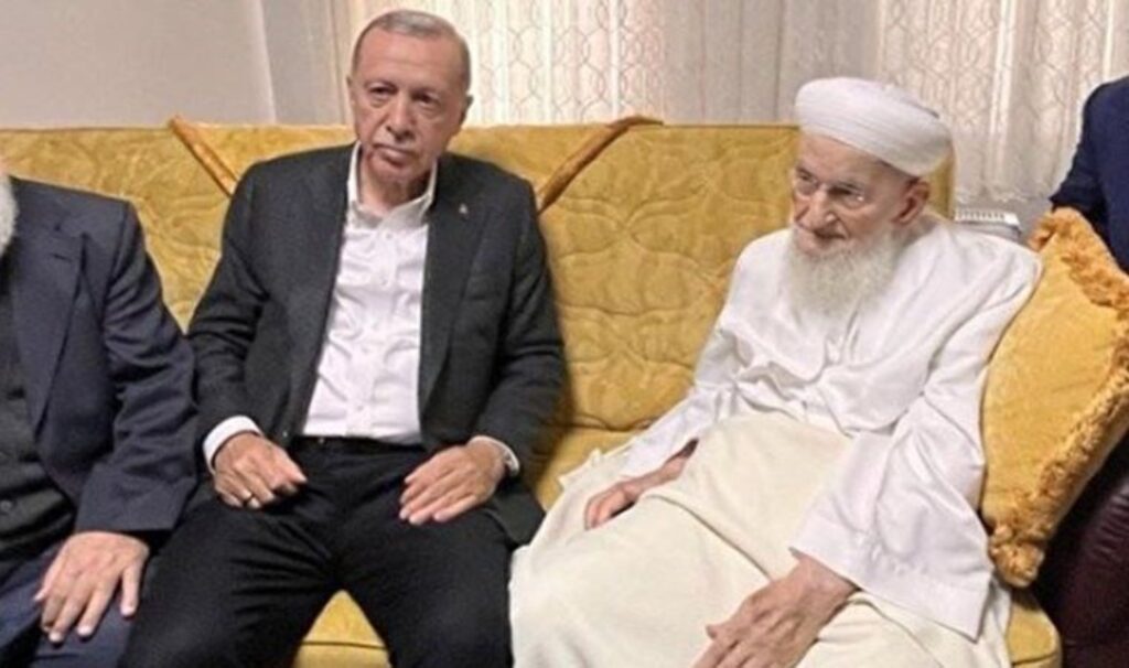 İsmailağa cemaatinin 94 yaşındaki  ‘şeyh’i Hasan Kılıç hayatını kaybetti