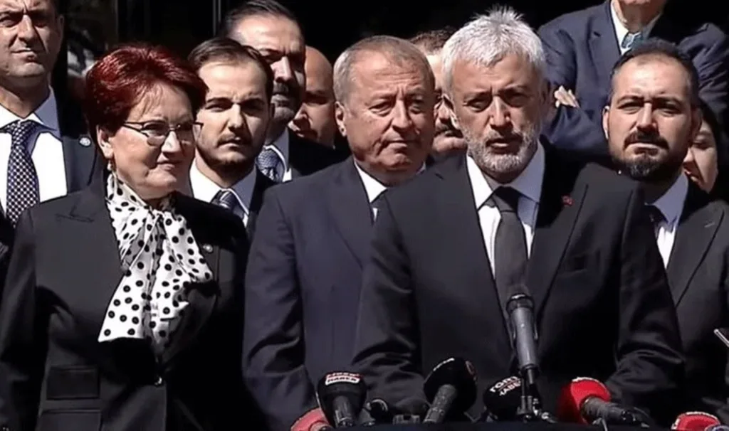 İYİ Parti heyetinden YSK önünde açıklama: ‘Operasyona tabii tutulduk’