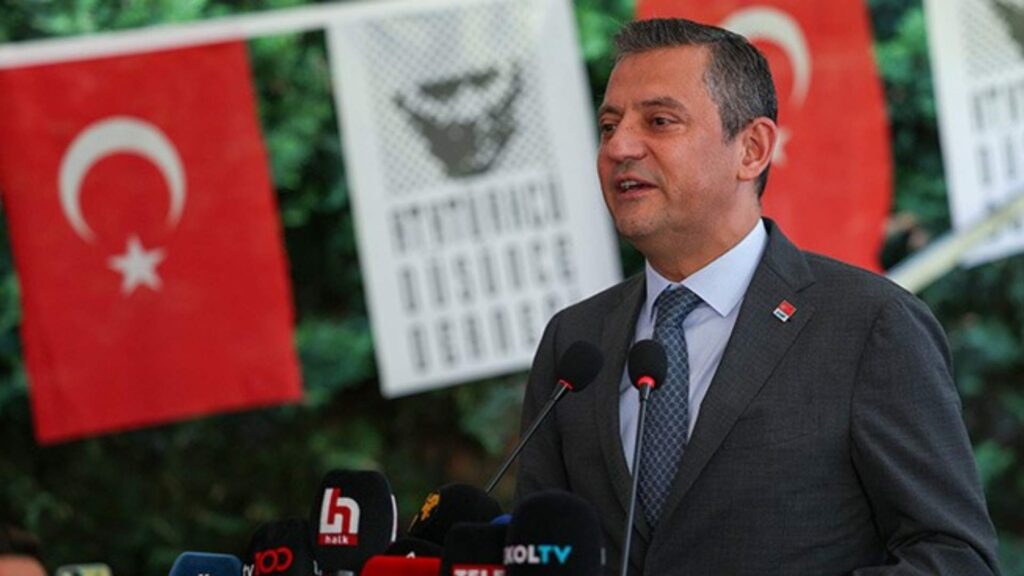 CHP Genel Başkanı Özgür Özel Atatürkçü Düşünce Derneği’nin 17. Olağan Genel Kuruluna katıldı