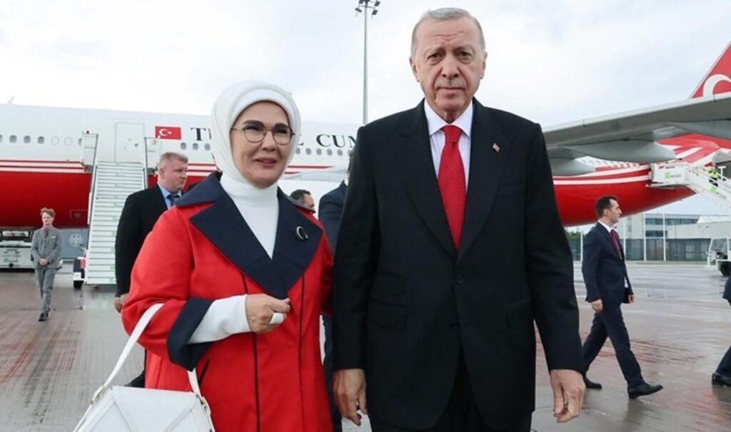 Cumhurbaşkanı Erdoğan milli maç için Berlin’e indi