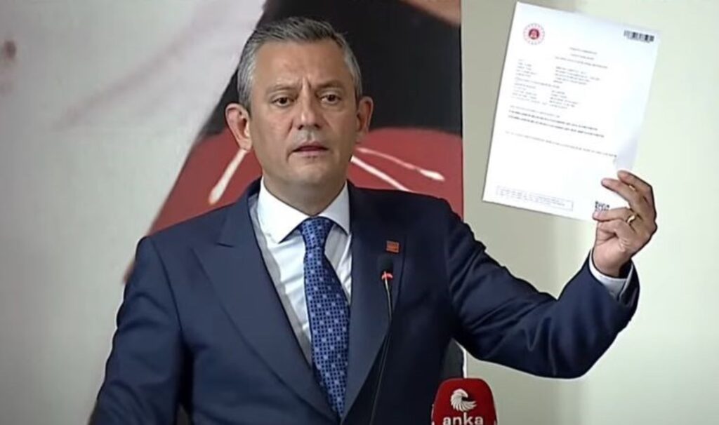 Özgür Özel’den, Esenyurt Belediye Başkanı Ahmet Özer’in soruşturmasını yürüten İstanbul Başsavcısına sert sözler :  Seyyar giyotin gibi…