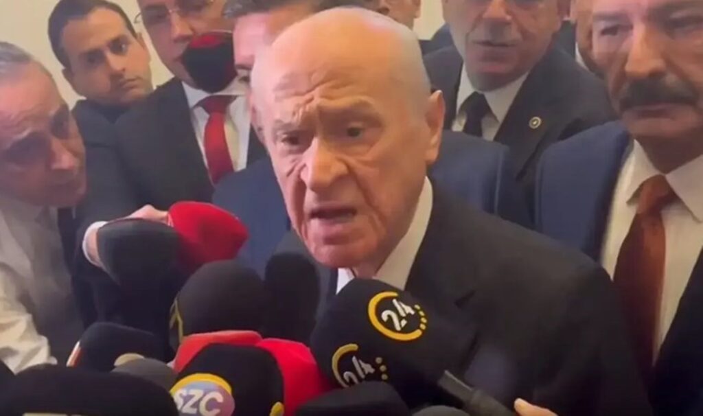 Devlet Bahçeli’nin azarladığı gazeteci açıklamada bulundu: ‘Tebrik eden MHP’liler oldu’