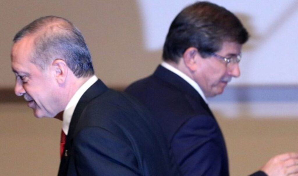 AKP’den,Ahmet Davutoğlu ve Gelecek Partisi milletvekilleri için ‘geri dönün” çağrısı